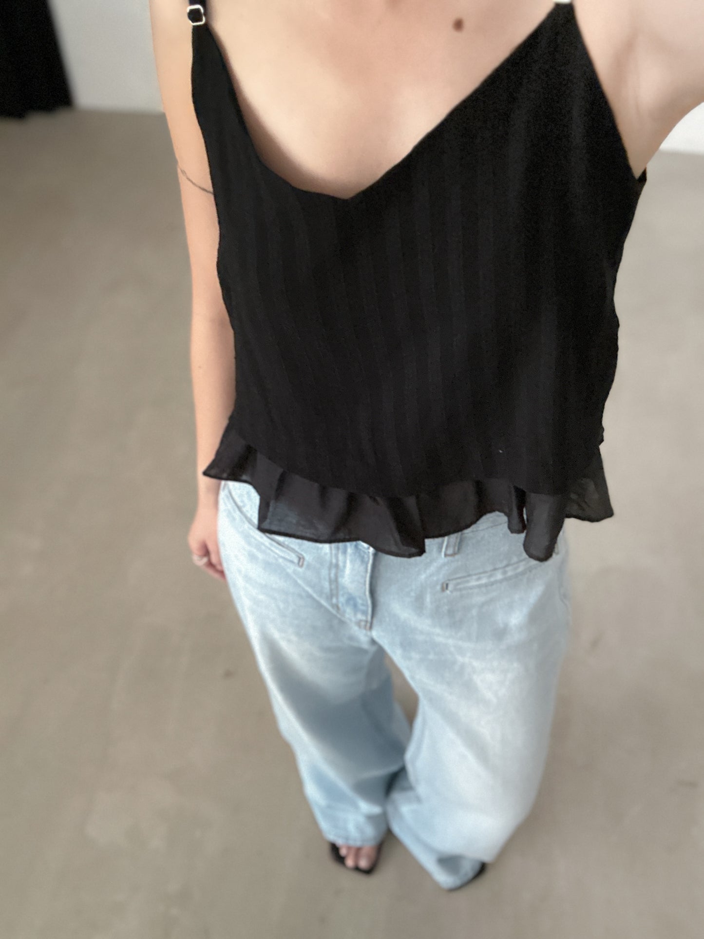 0825E02 直間層次吊帶背心 黑色