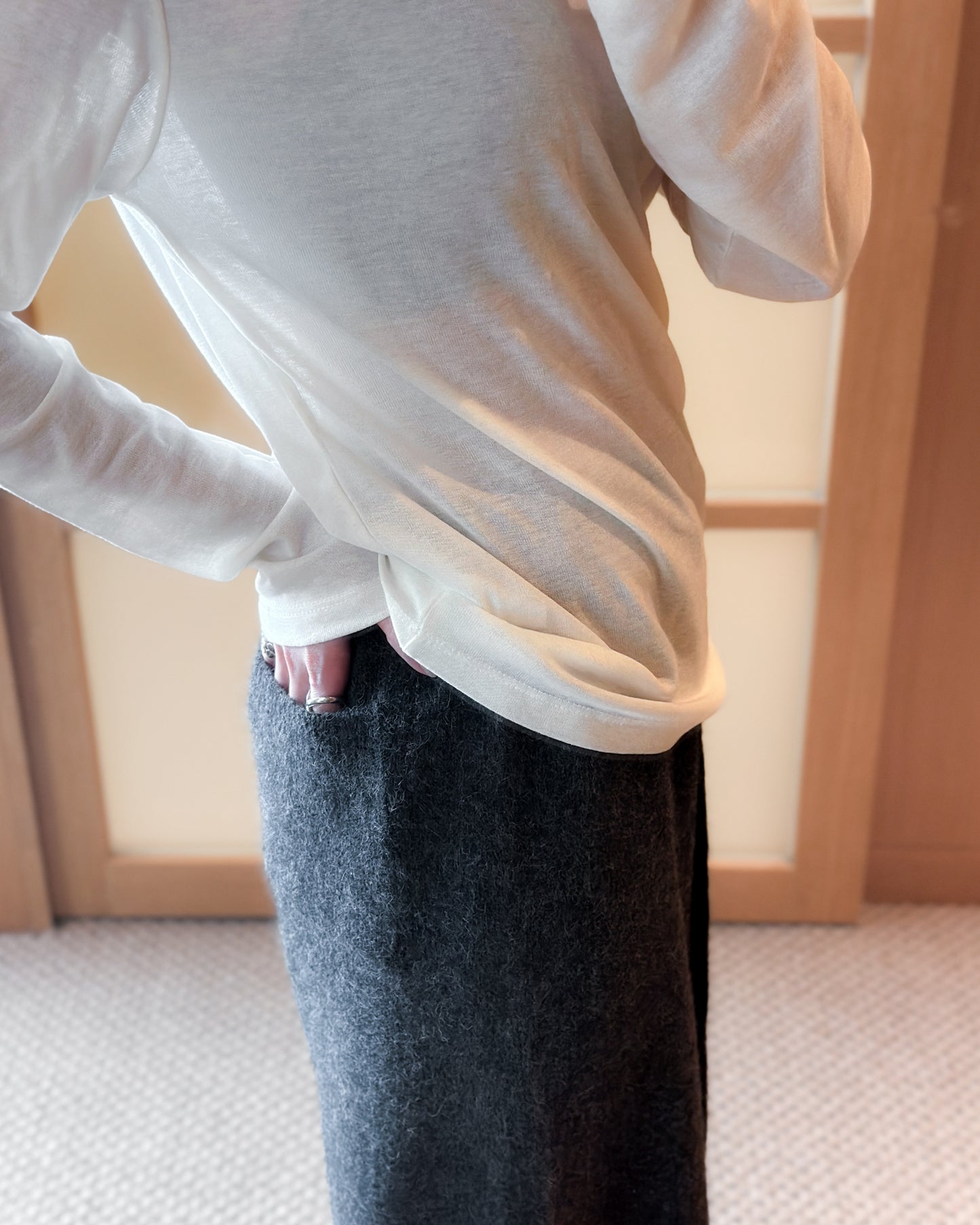 基本款圓領後車線上衣 - 米白色