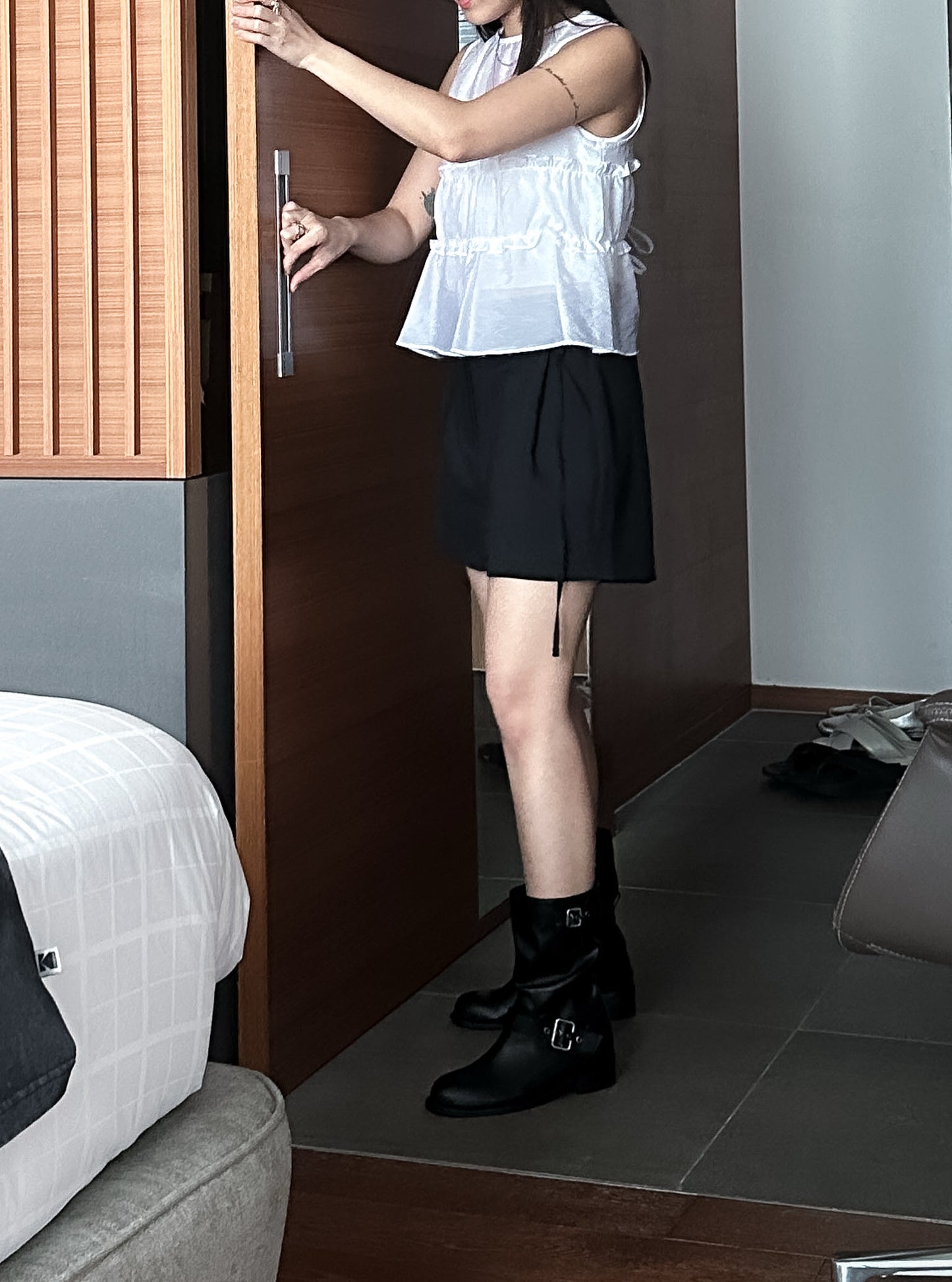 0625D07 簡約薄西裝短褲 黑色/深灰色