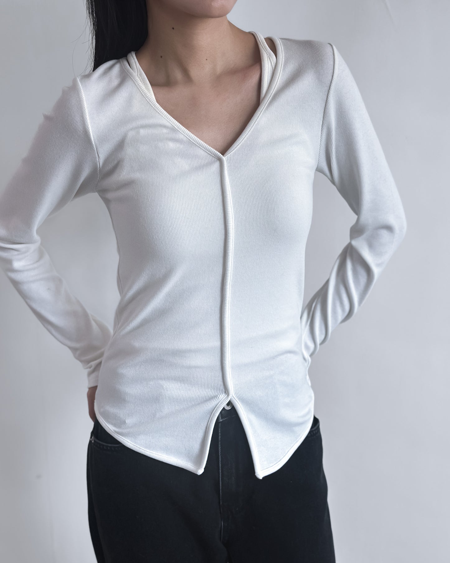 V領修腰彈性上衣 白色