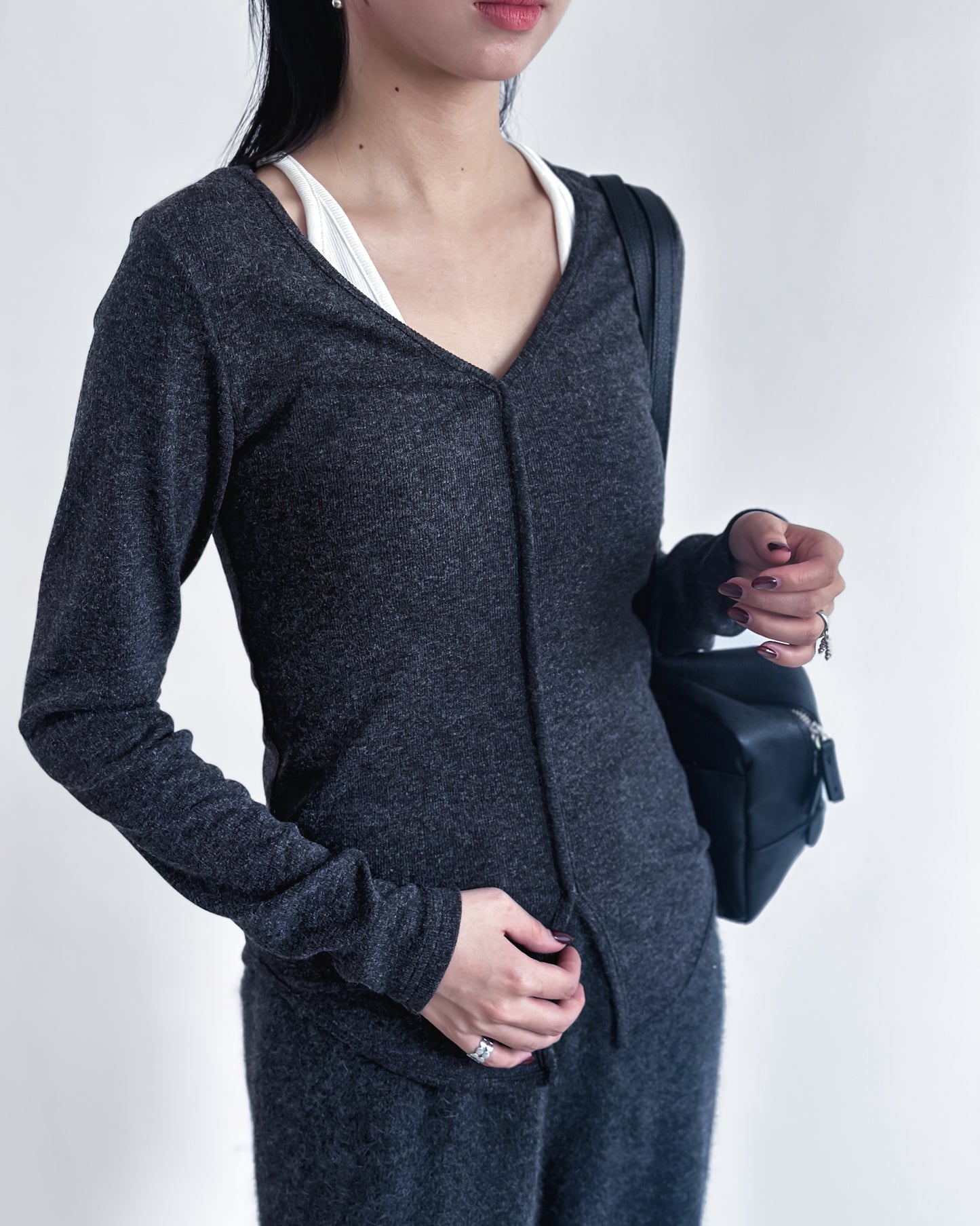 V領修腰彈性上衣 深灰色