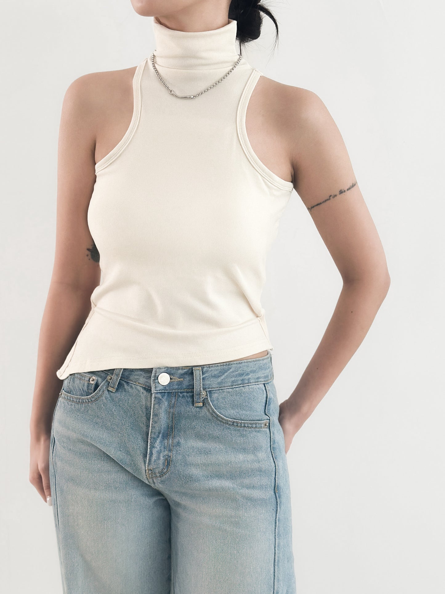 後腰綁帶高領Bratop