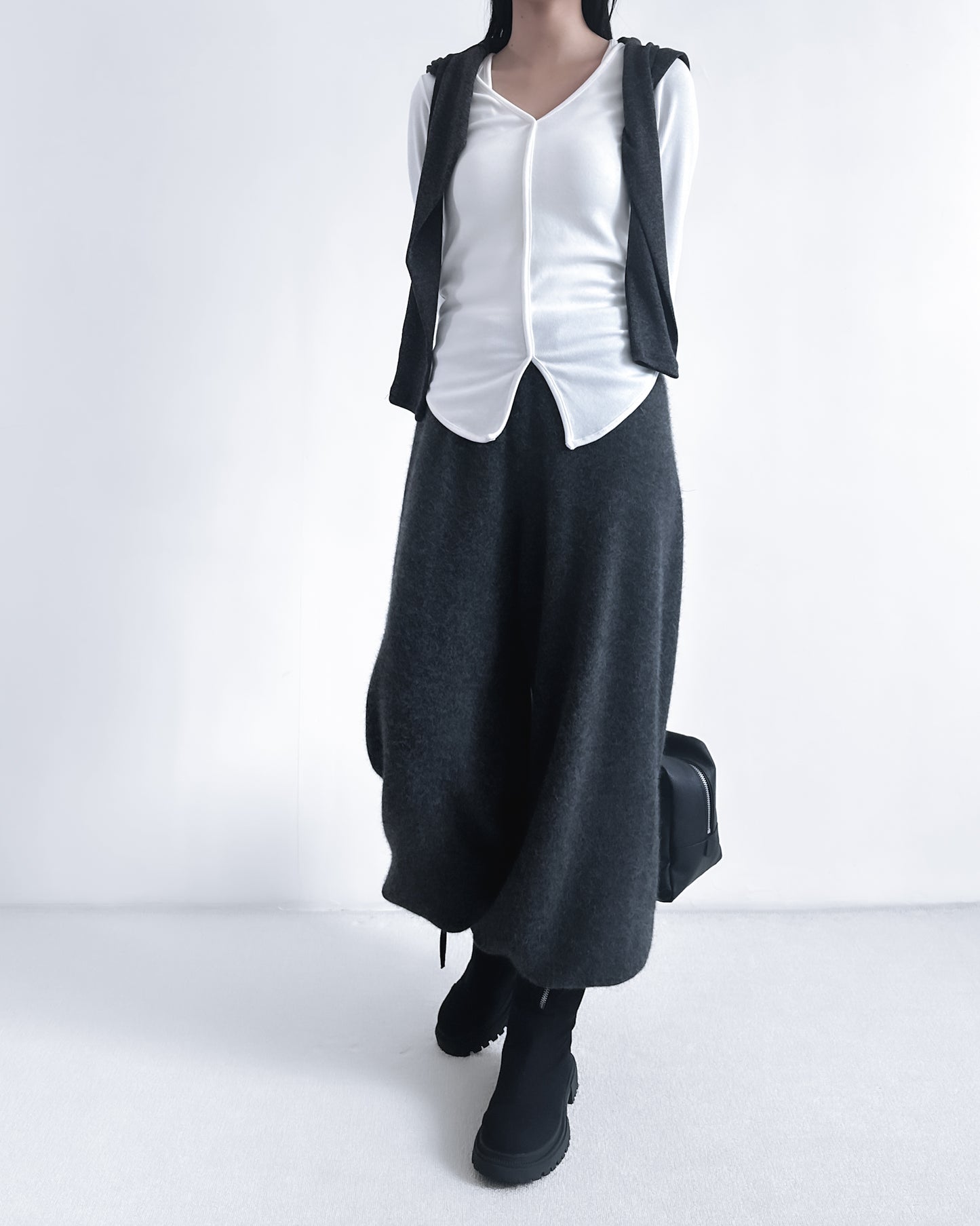 V領修腰彈性上衣 白色