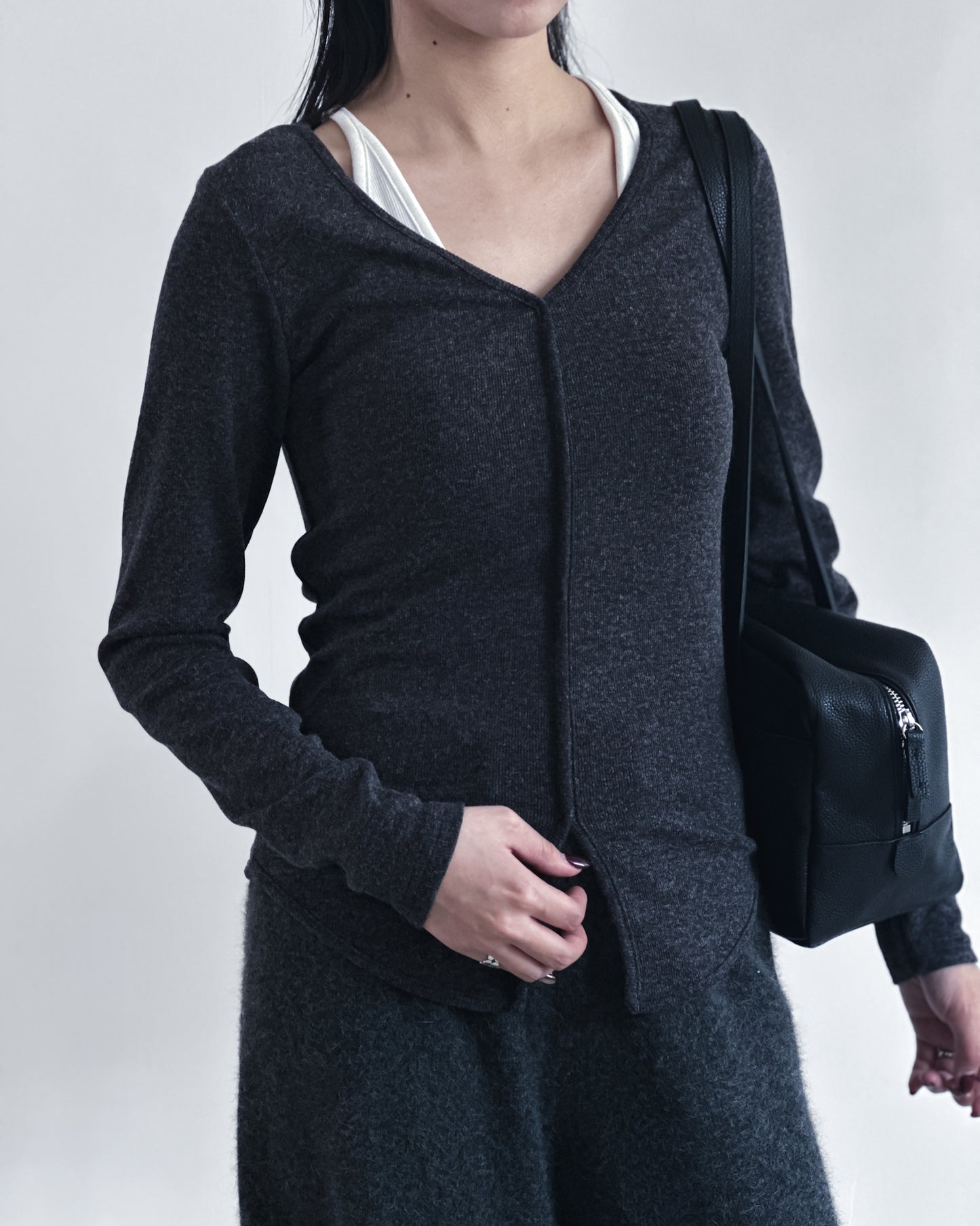 V領修腰彈性上衣 深灰色