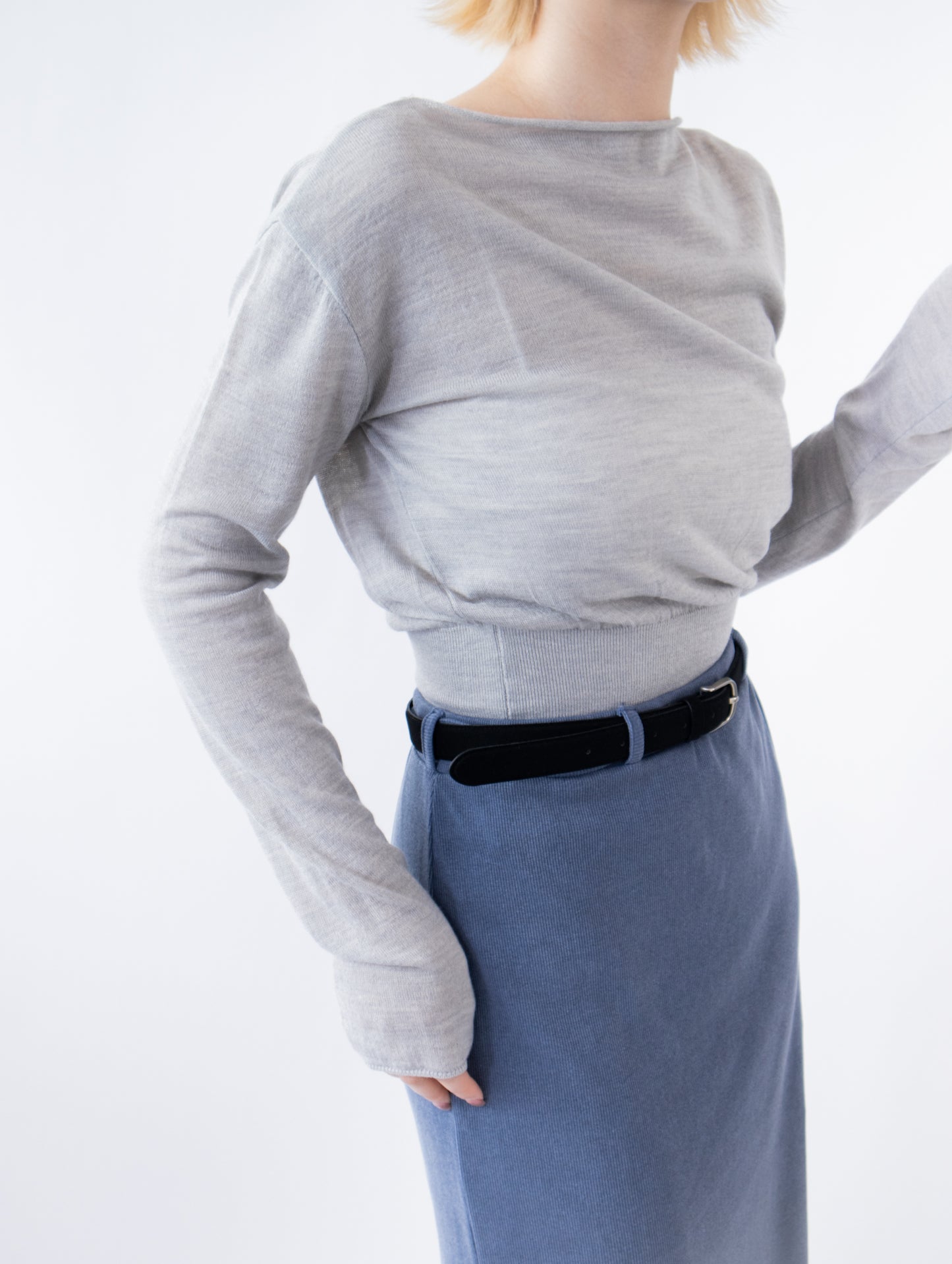 一字領束腰薄冷衫 - 黑色