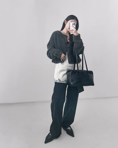 高質緞面V領吊帶連身裙 米白色