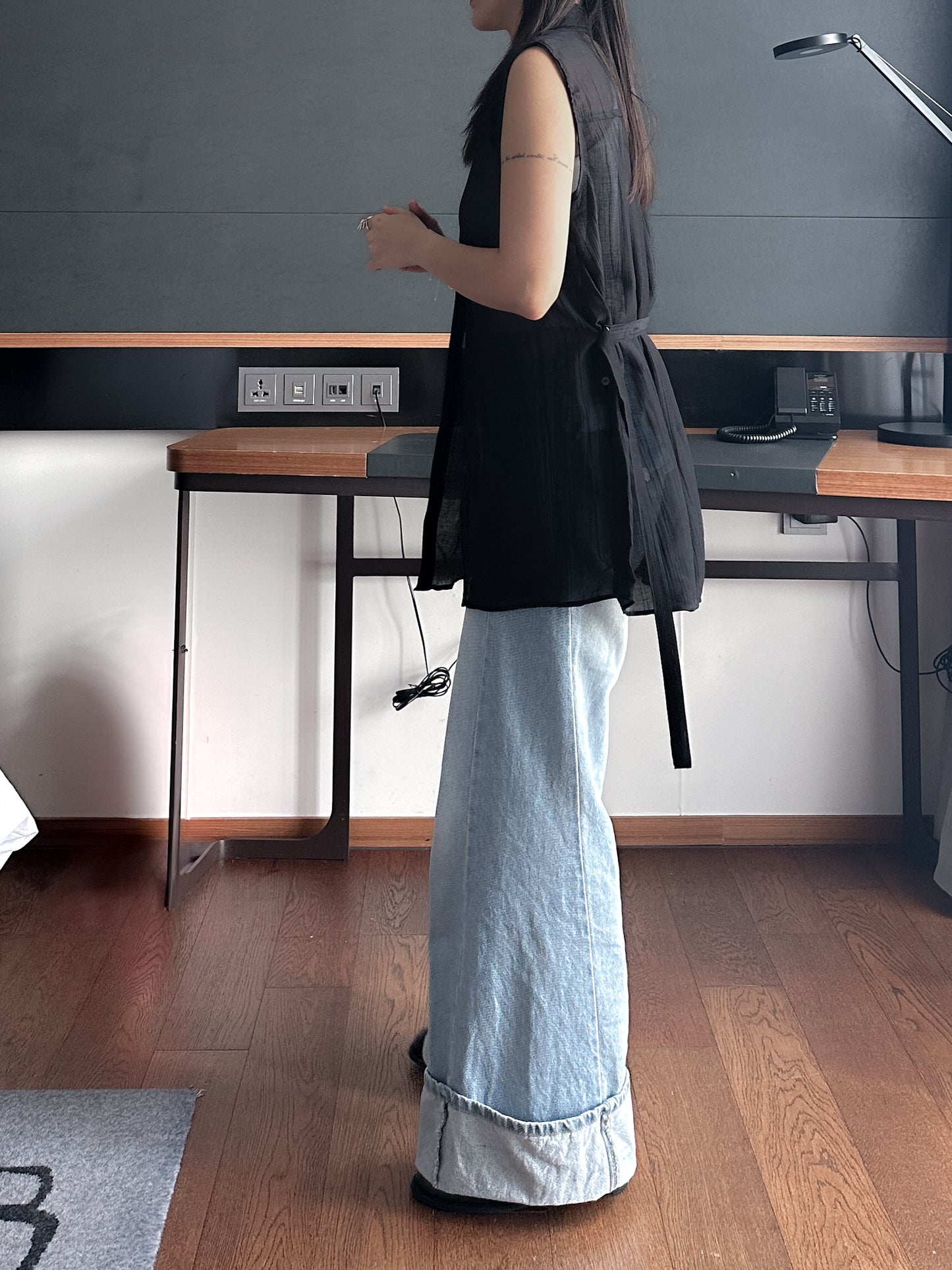 0625D06 側扣綁帶背心恤衫 銀灰色