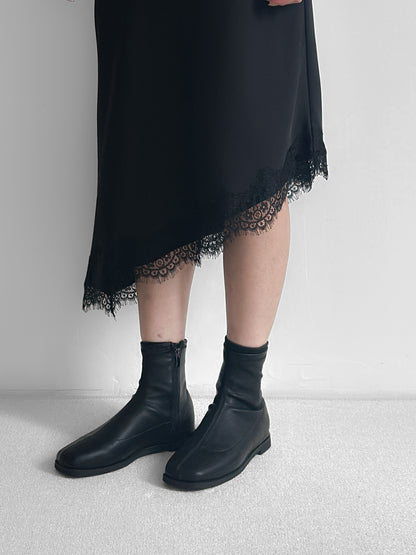 方圓頭貼腳平底靴