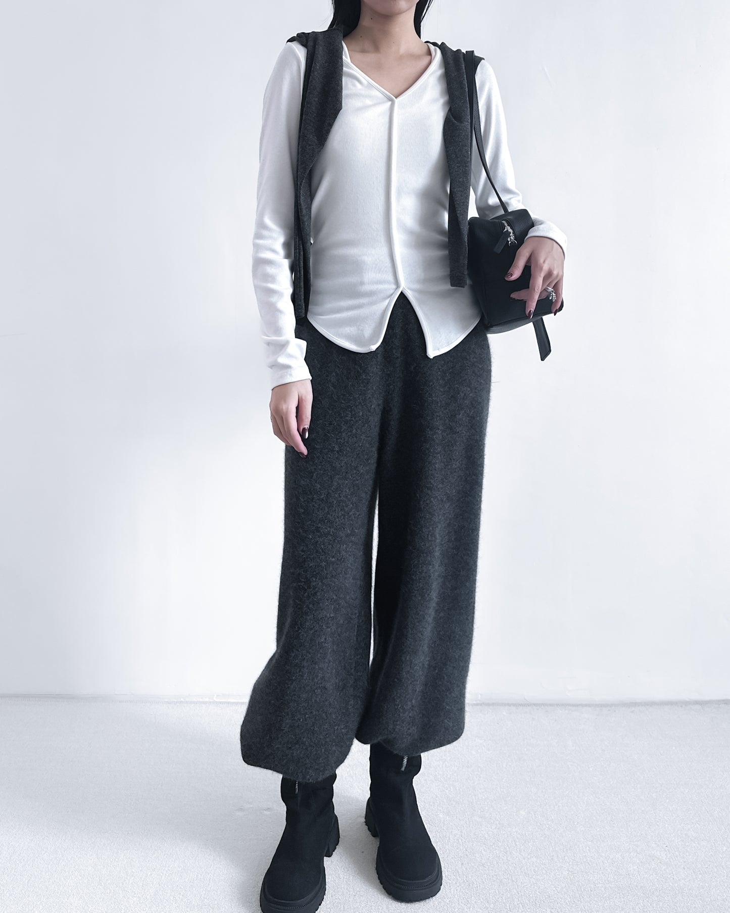 V領修腰彈性上衣 白色