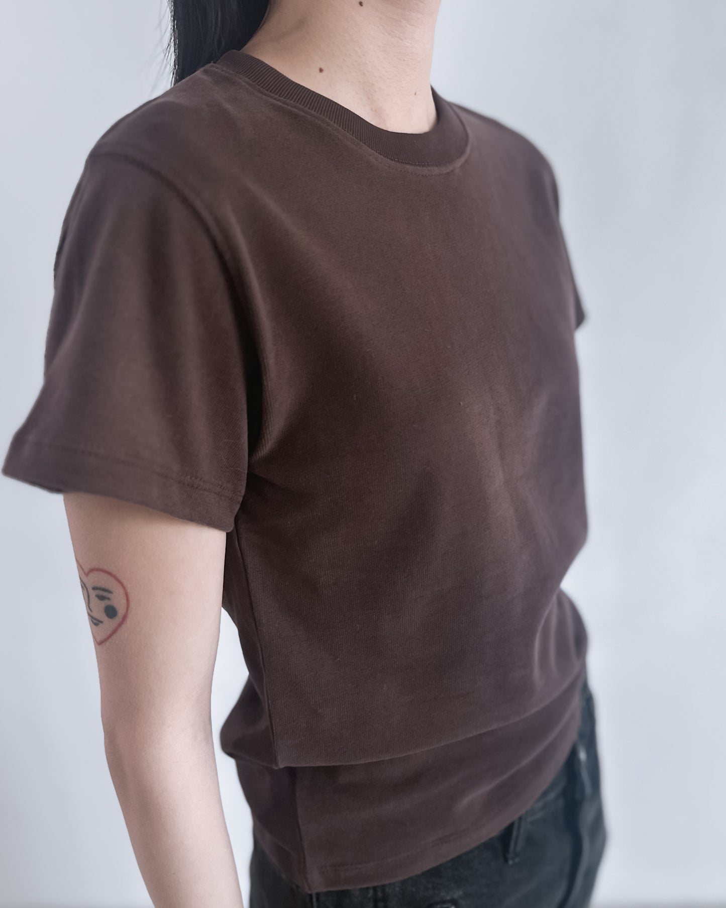 羊毛絨彈性薄素Tee 深啡色