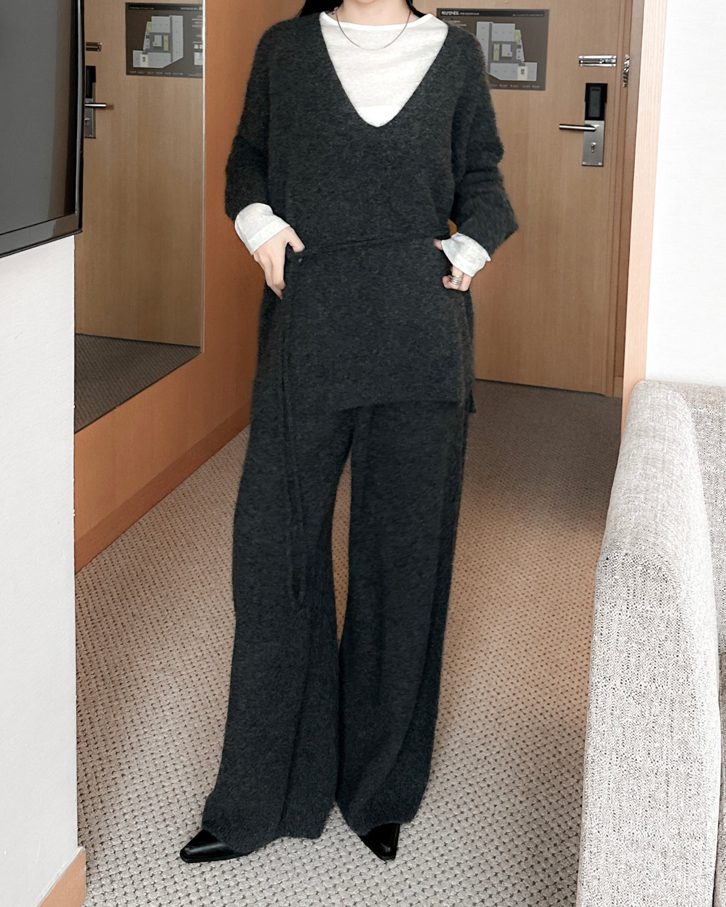 基本款圓領後車線上衣 - 黑色