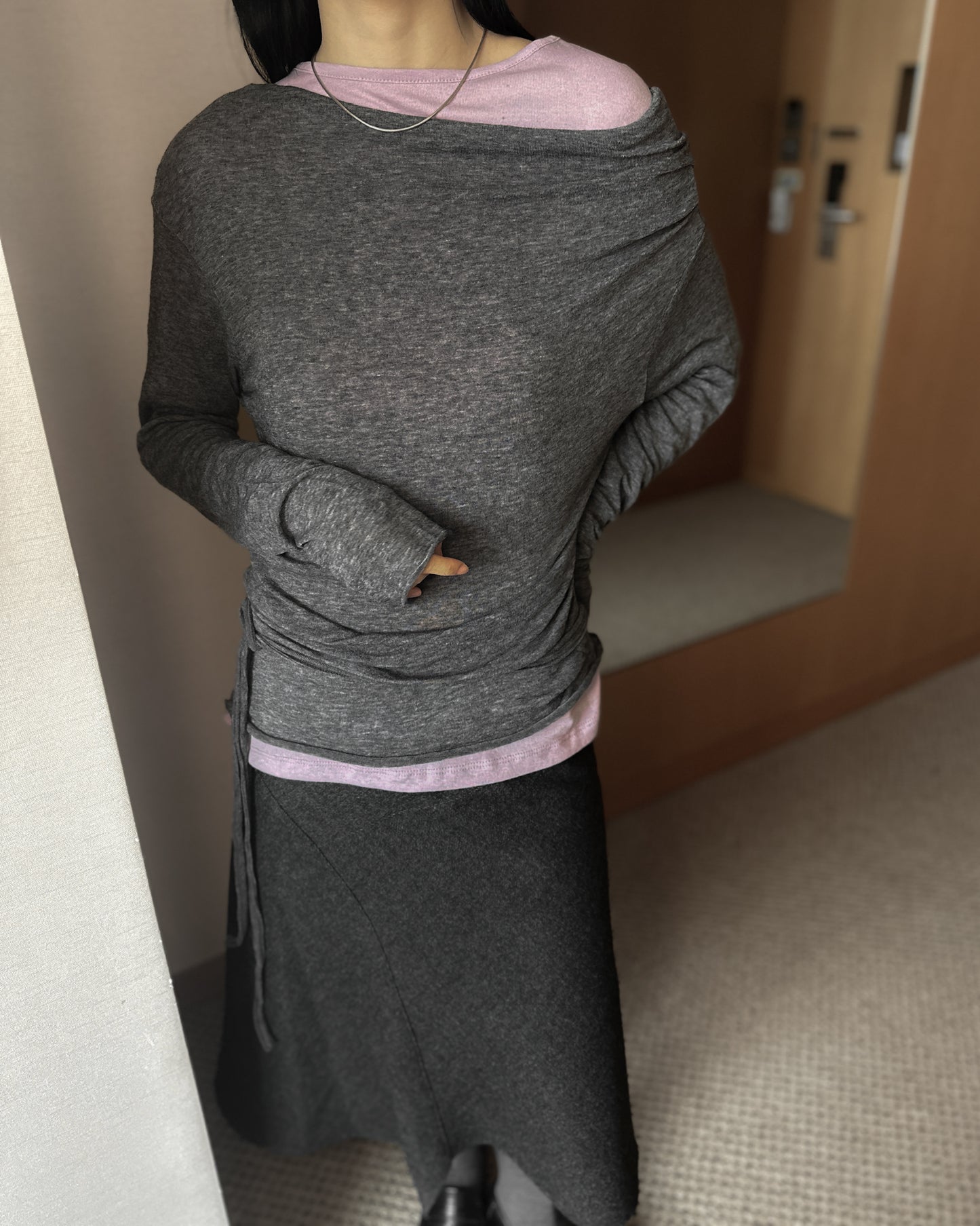 基本款圓領後車線上衣 - 黑色