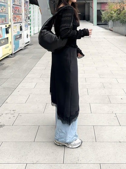 高質緞面蕾絲斜邊半長裙 黑色