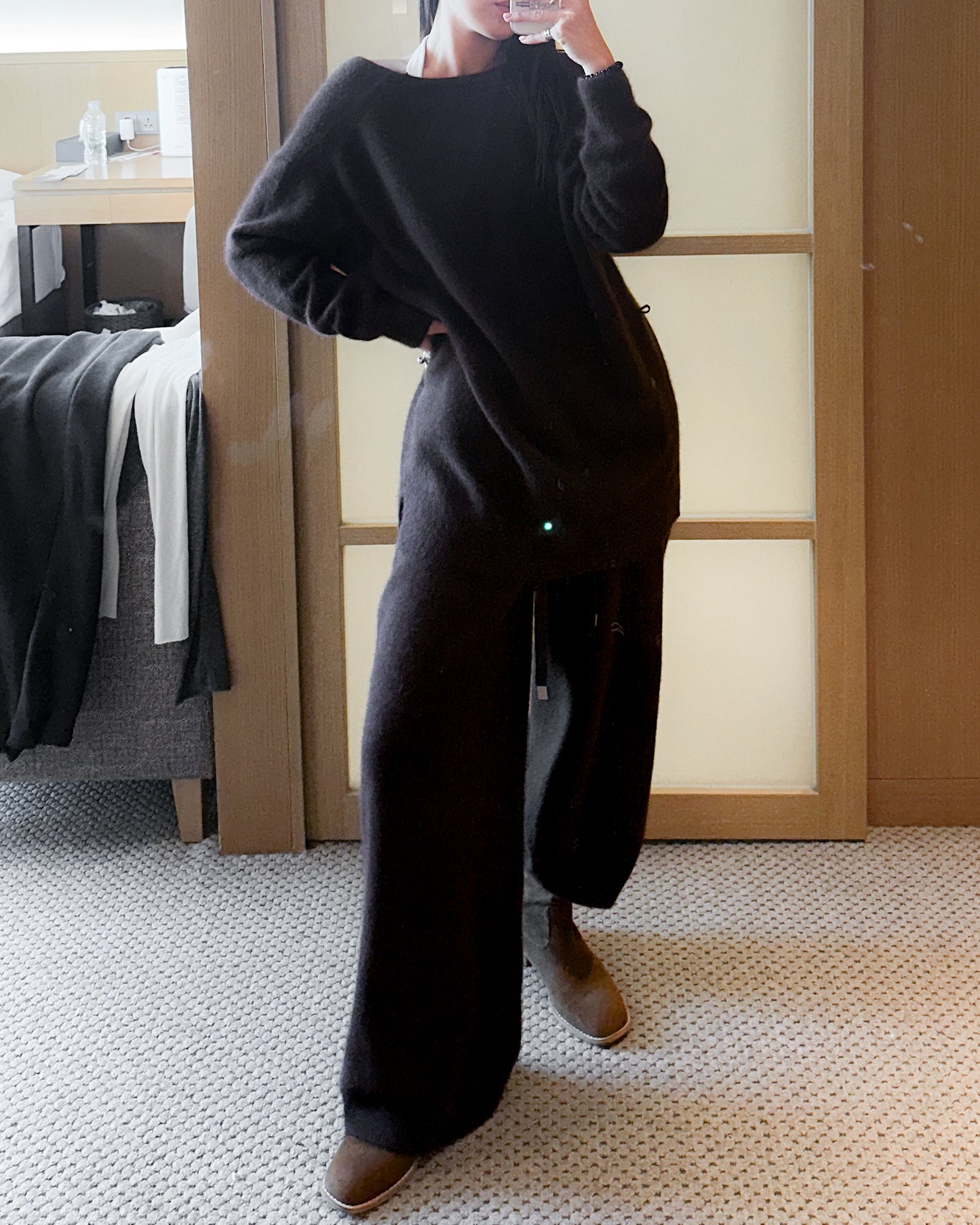 V領親膚冷衫套裝(全套)