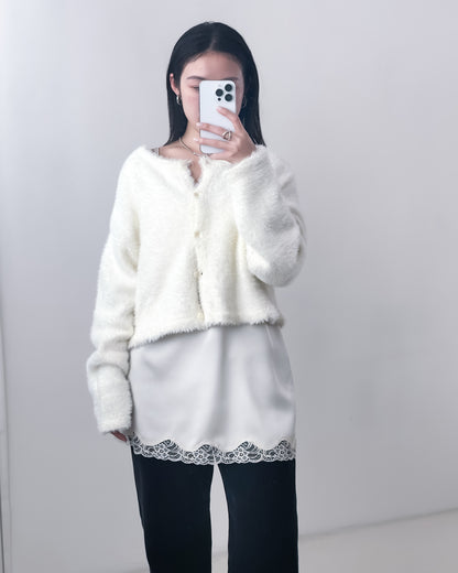 高質緞面V領吊帶連身裙 米白色