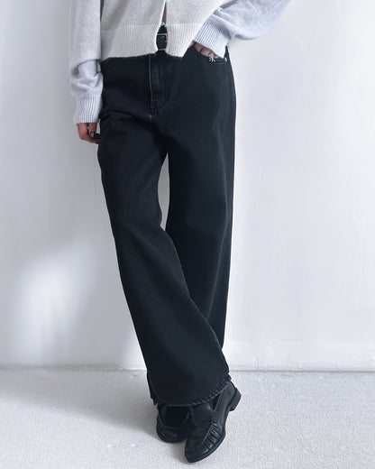 黑色直腳彈性牛仔褲