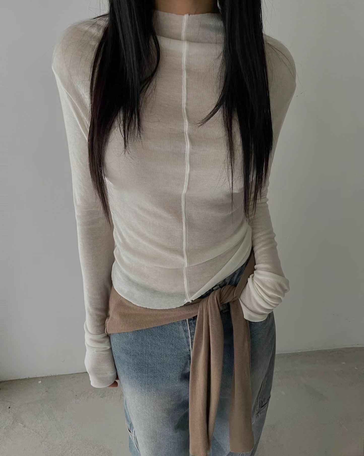 前後兩穿半高領上衣 深米色