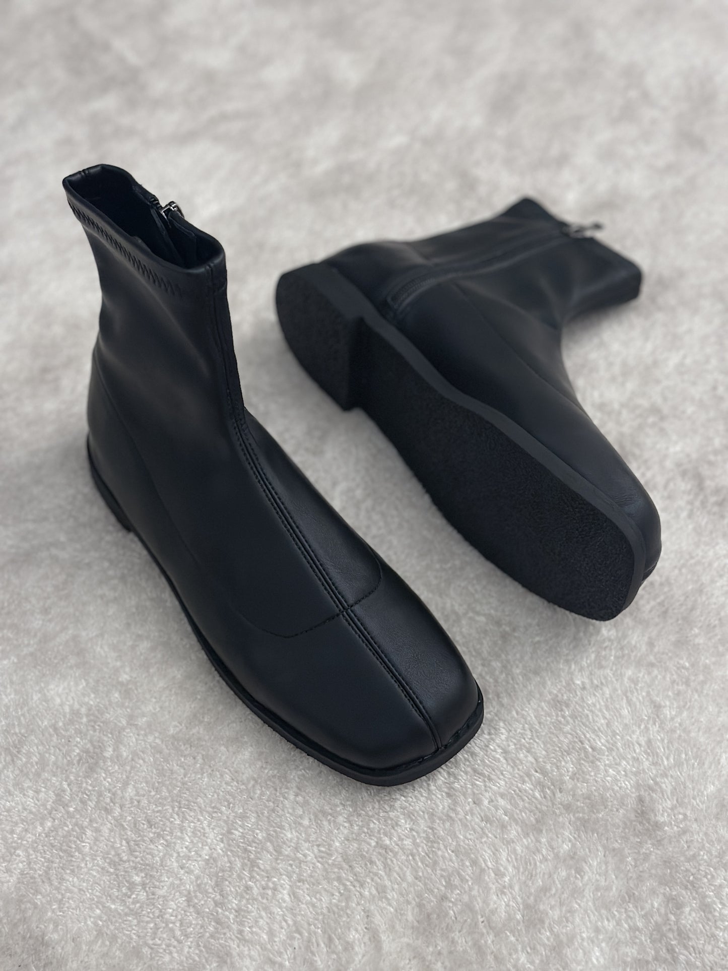 方圓頭貼腳平底靴