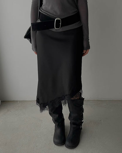 高質緞面蕾絲斜邊半長裙 白色