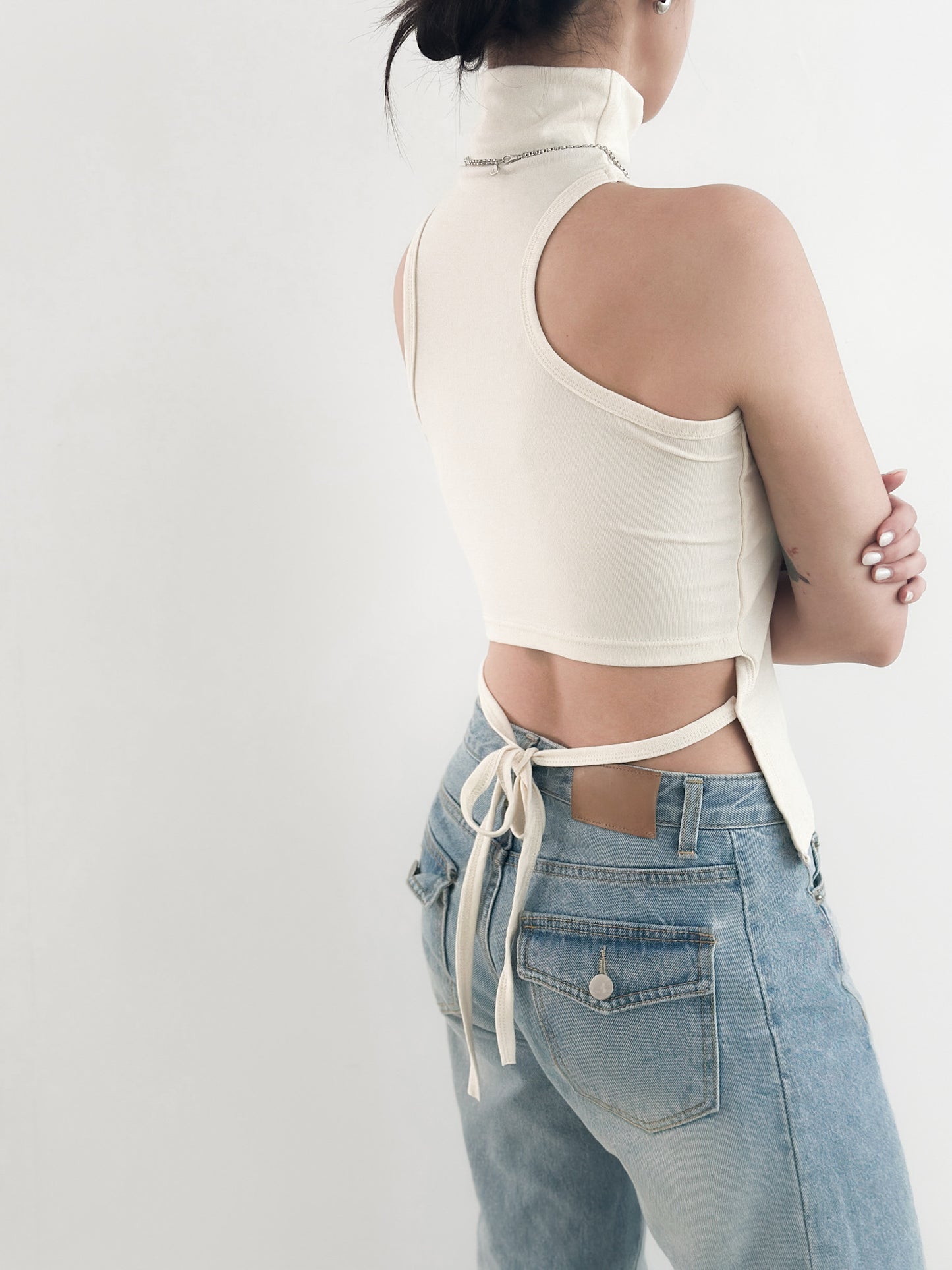 後腰綁帶高領Bratop