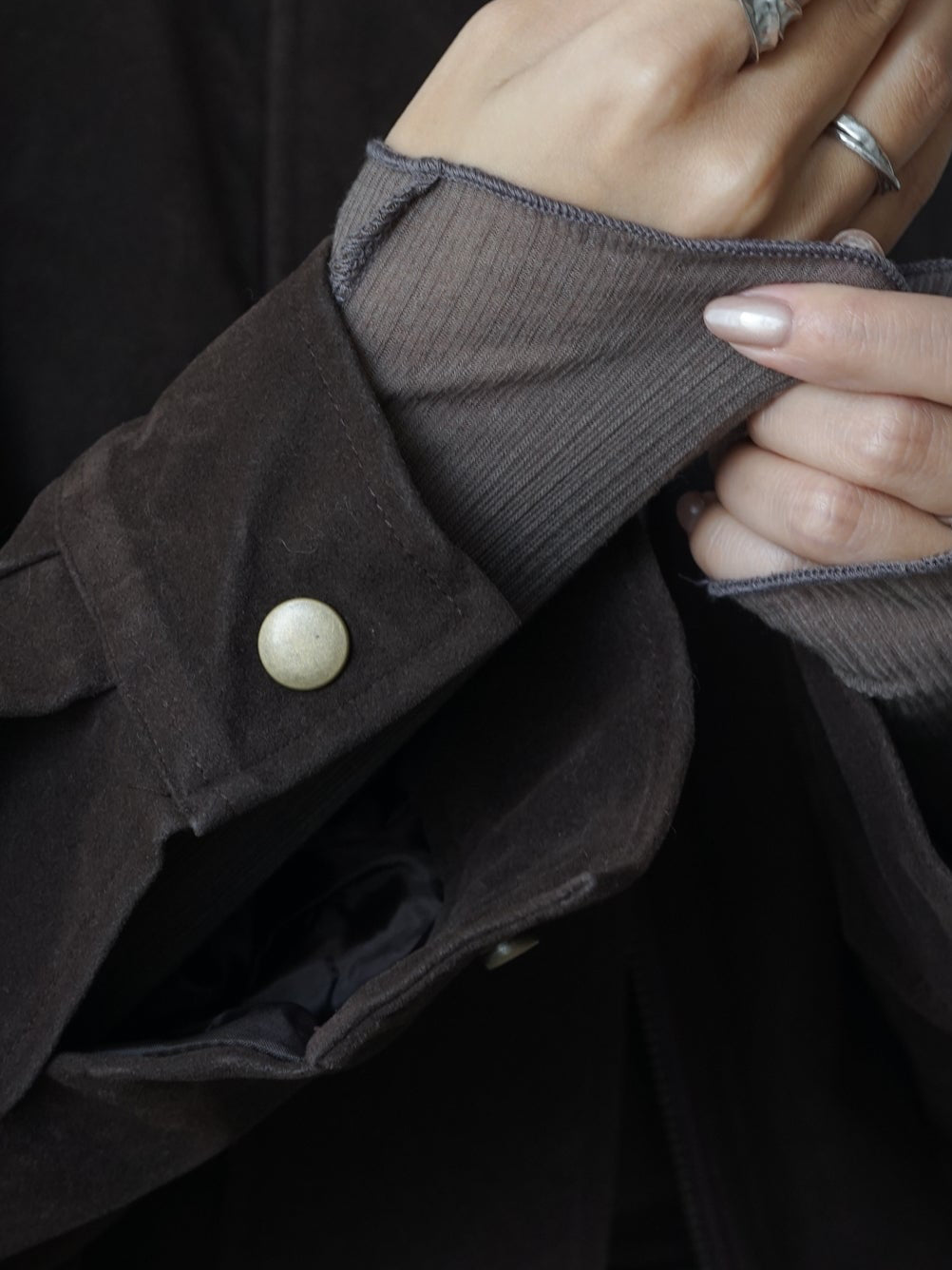 捲邊車線修腰上衣 啡色