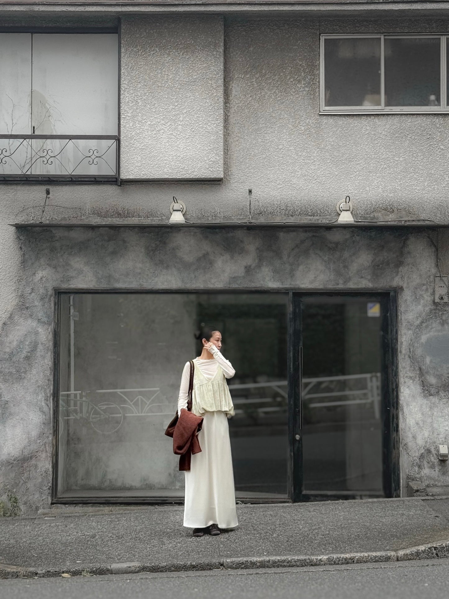 捲邊車線修腰上衣 白色