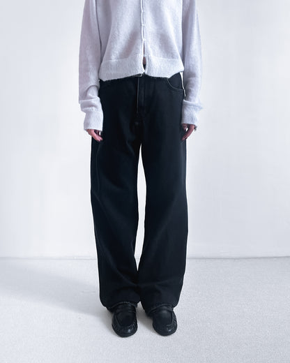 黑色直腳彈性牛仔褲