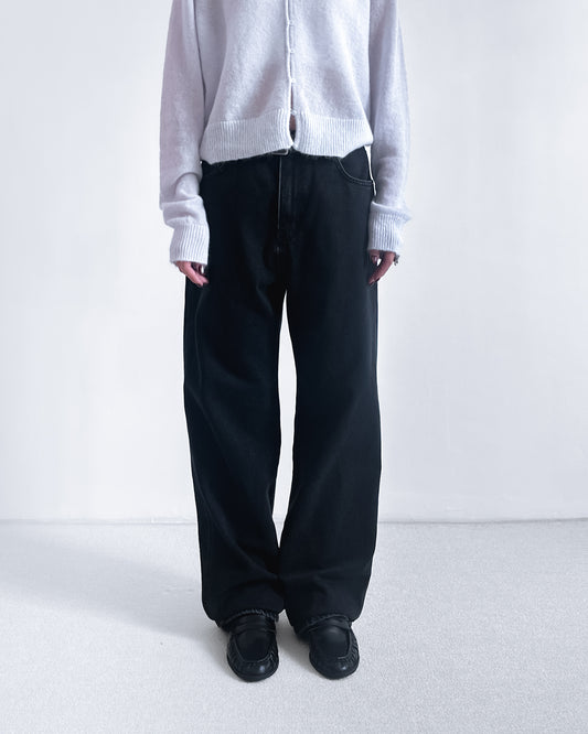 黑色直腳彈性牛仔褲