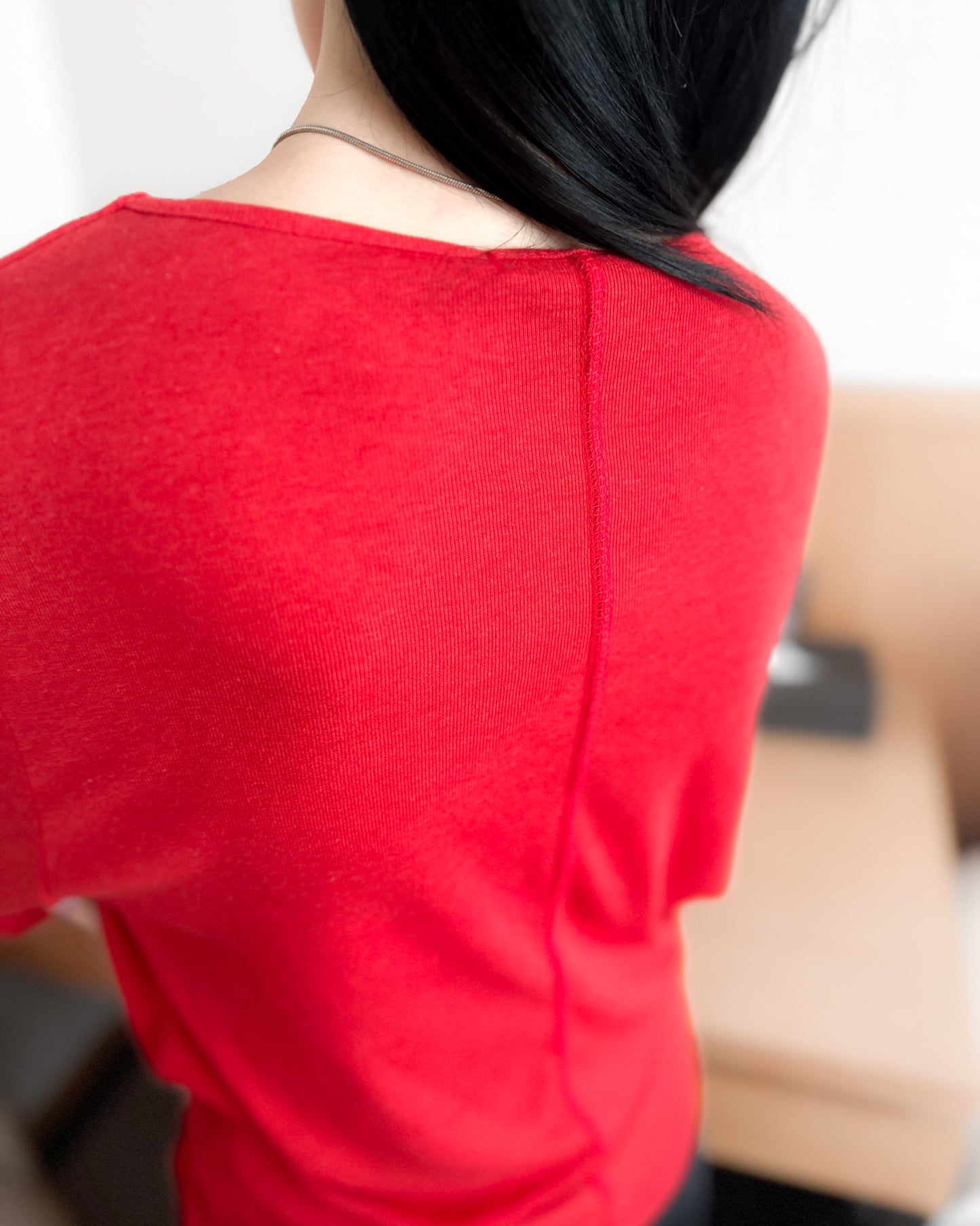 基本款圓領後車線上衣 - 黑色