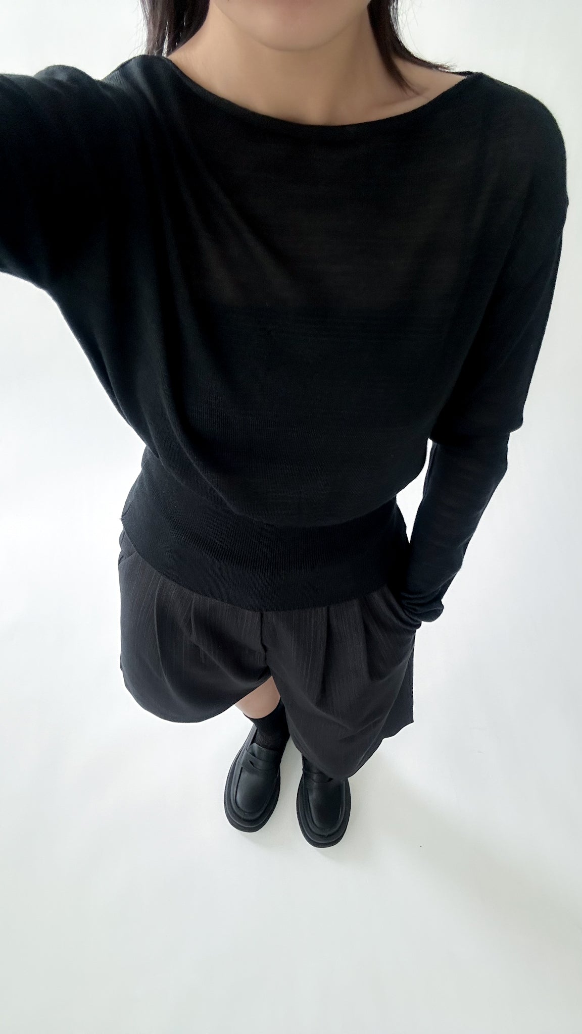 一字領束腰薄冷衫 - 黑色