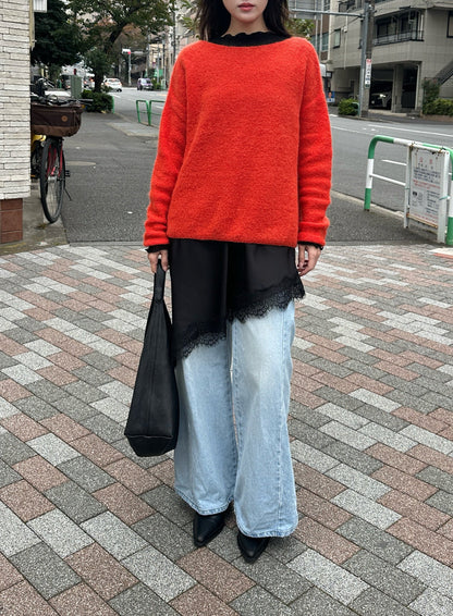 高質緞面蕾絲斜邊半長裙 黑色