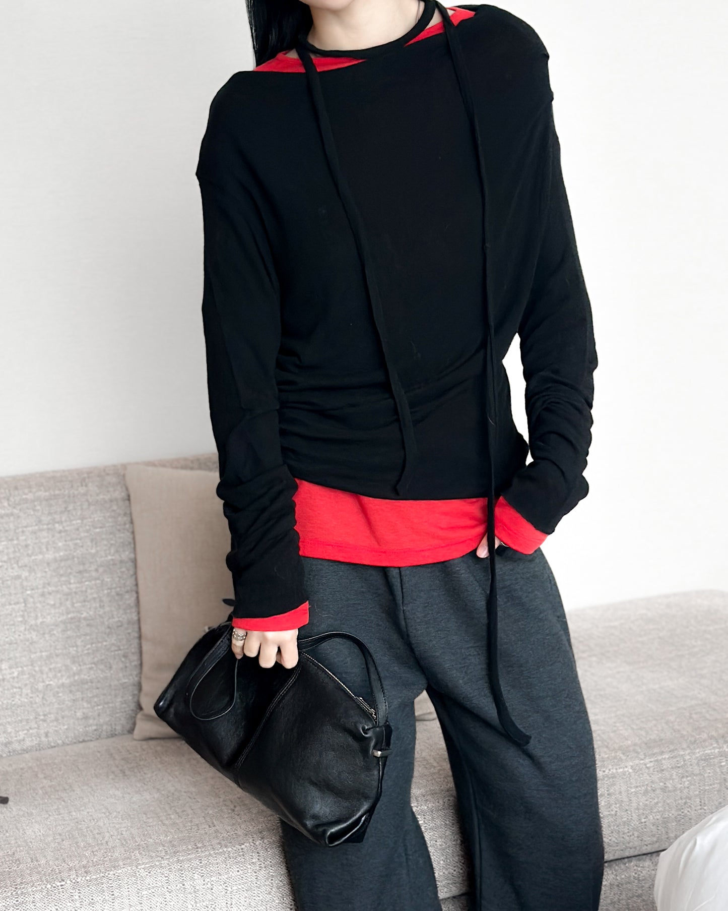 斜肩抓褶天絲上衣 - 深啡色