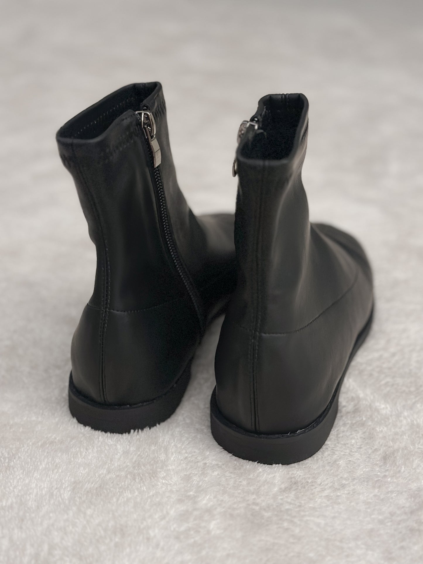 方圓頭貼腳平底靴