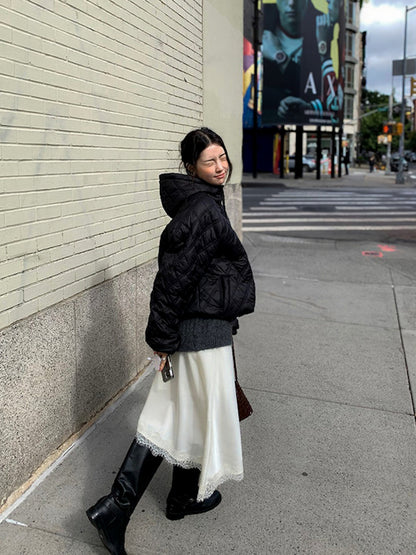 高質緞面蕾絲斜邊半長裙 白色