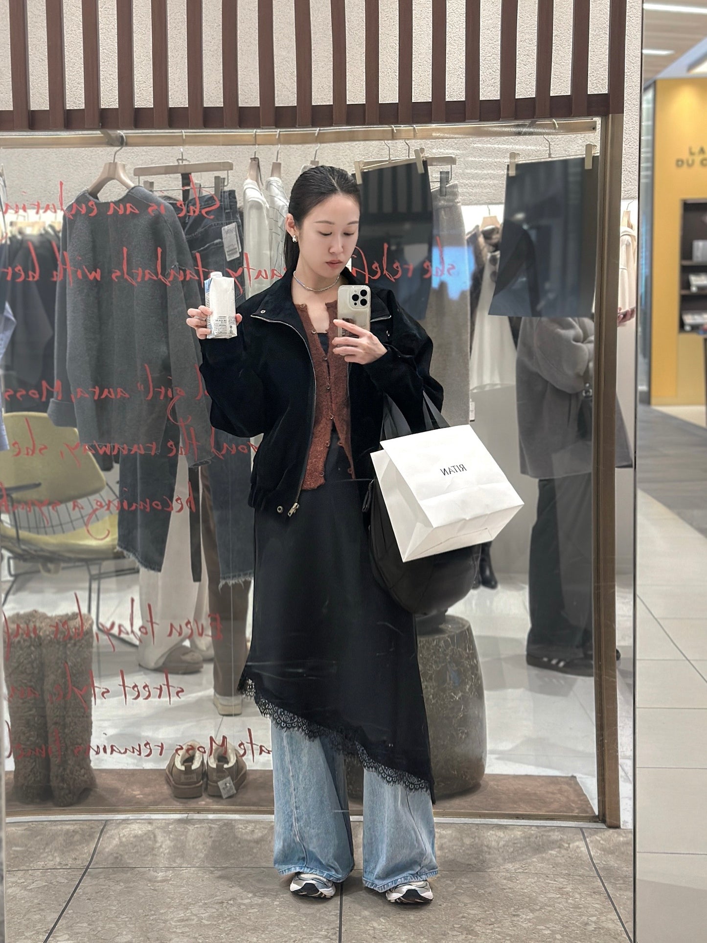 高質緞面蕾絲斜邊半長裙 白色