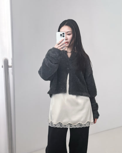 高質緞面V領吊帶連身裙 米白色