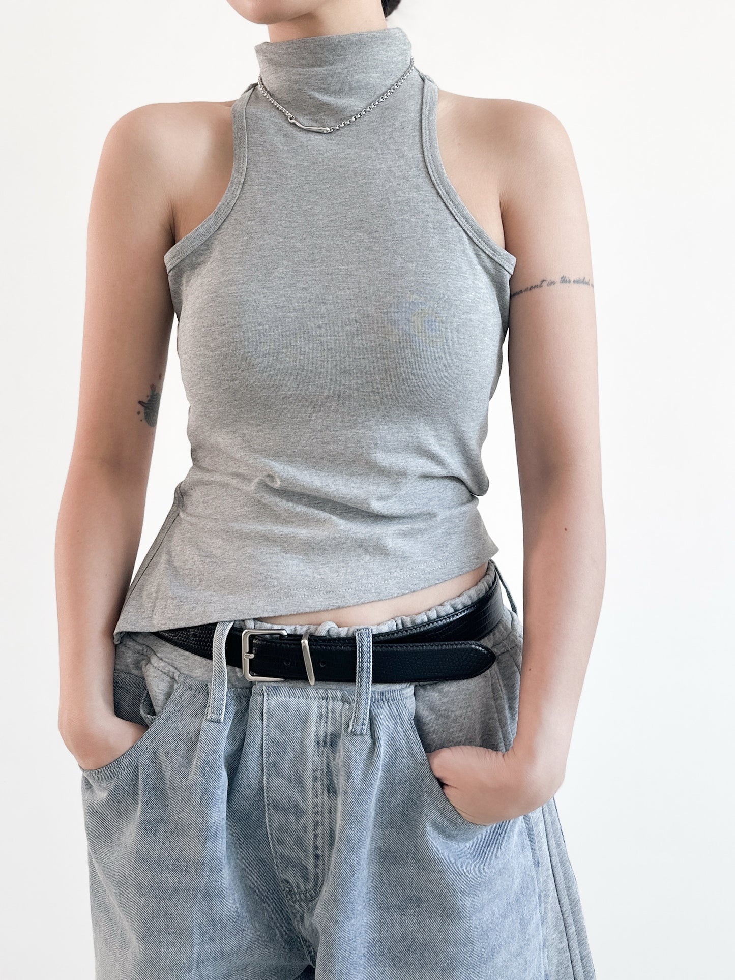 後腰綁帶高領Bratop