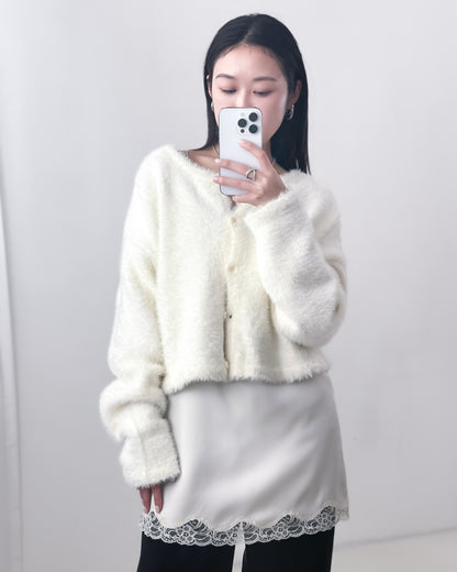 高質緞面V領吊帶連身裙 米白色