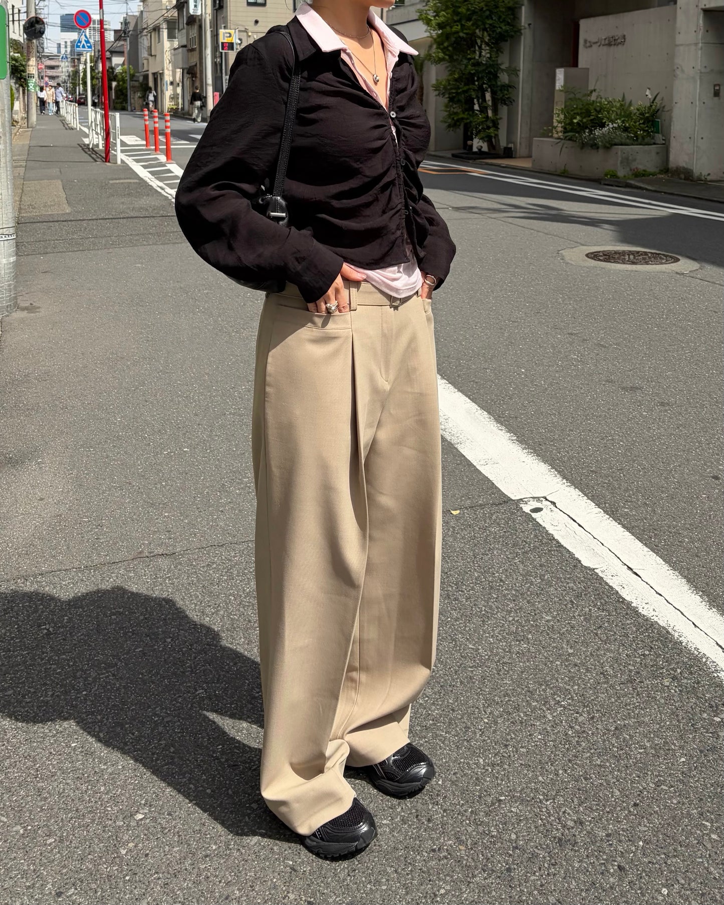 配腰帶打褶長褲 - 杏色